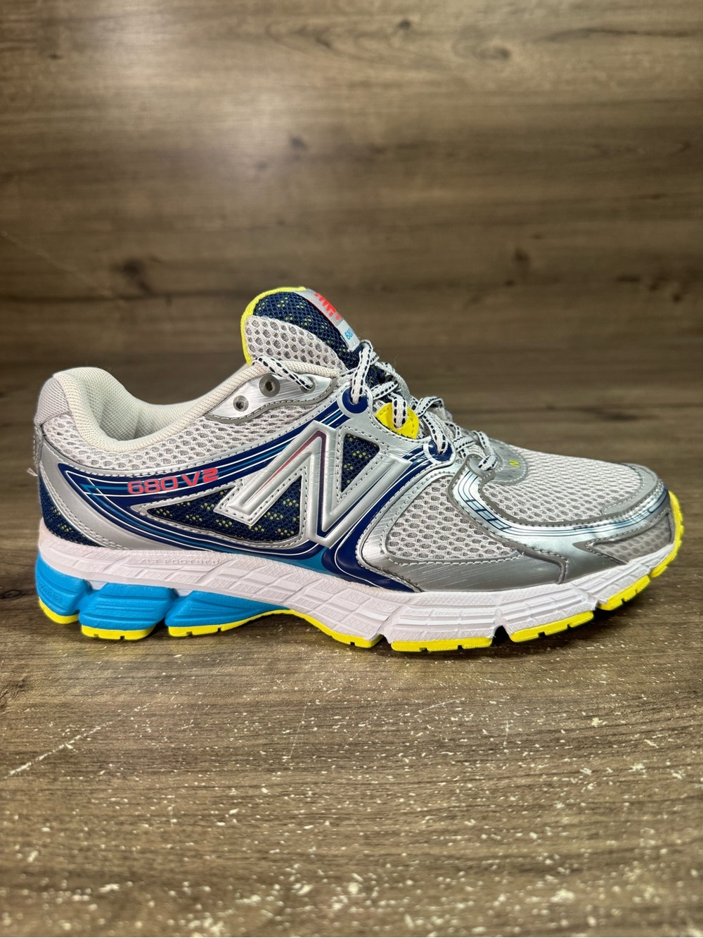 New Balance 680V2 Women’s Running Atheltic Training Workout Shoes Sneakers 9